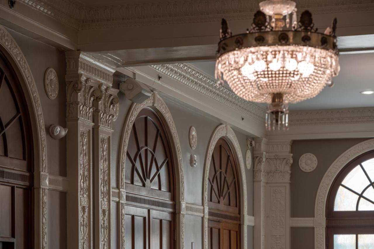 The Eldridge Hotel Лоренс Экстерьер фото