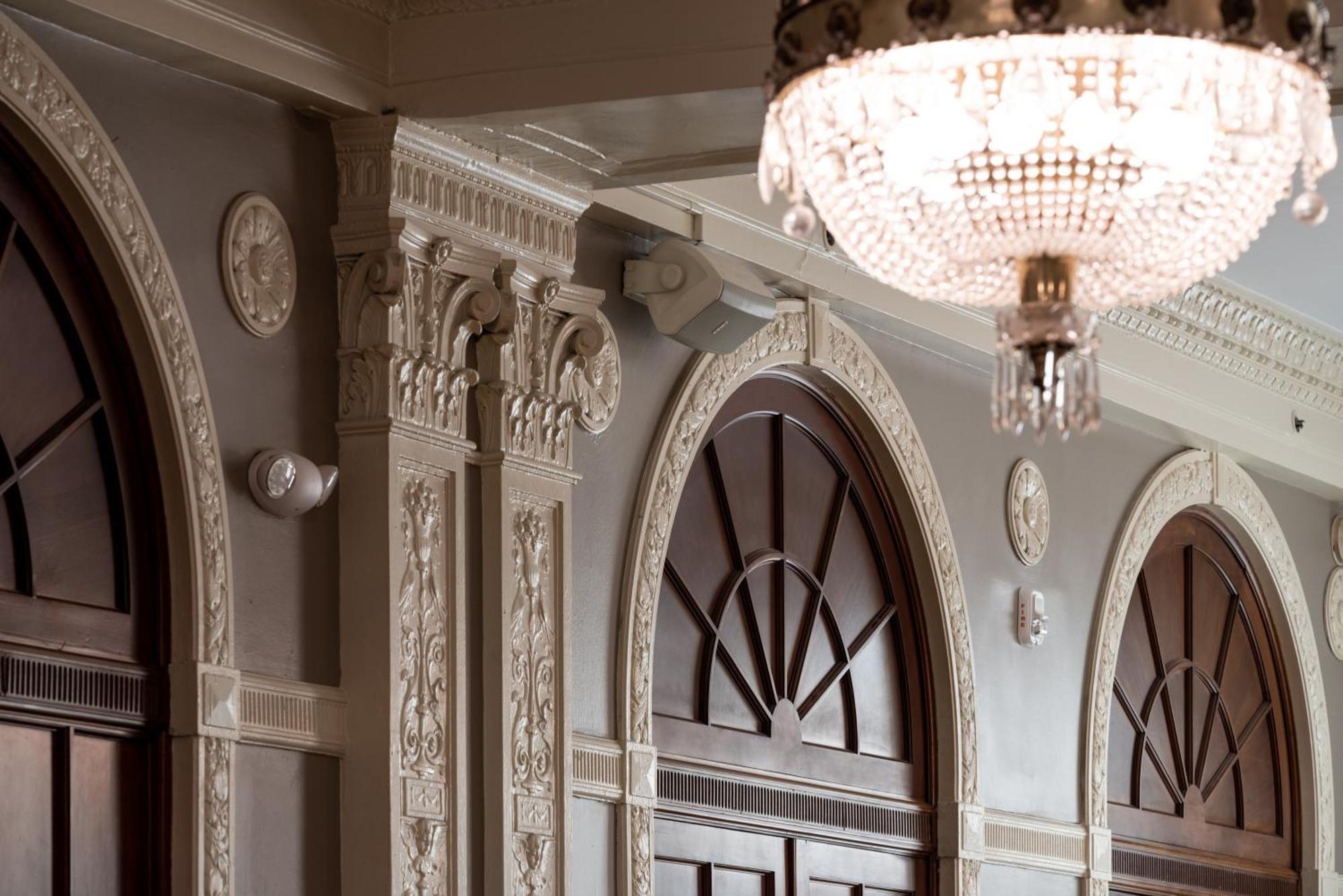 The Eldridge Hotel Лоренс Экстерьер фото